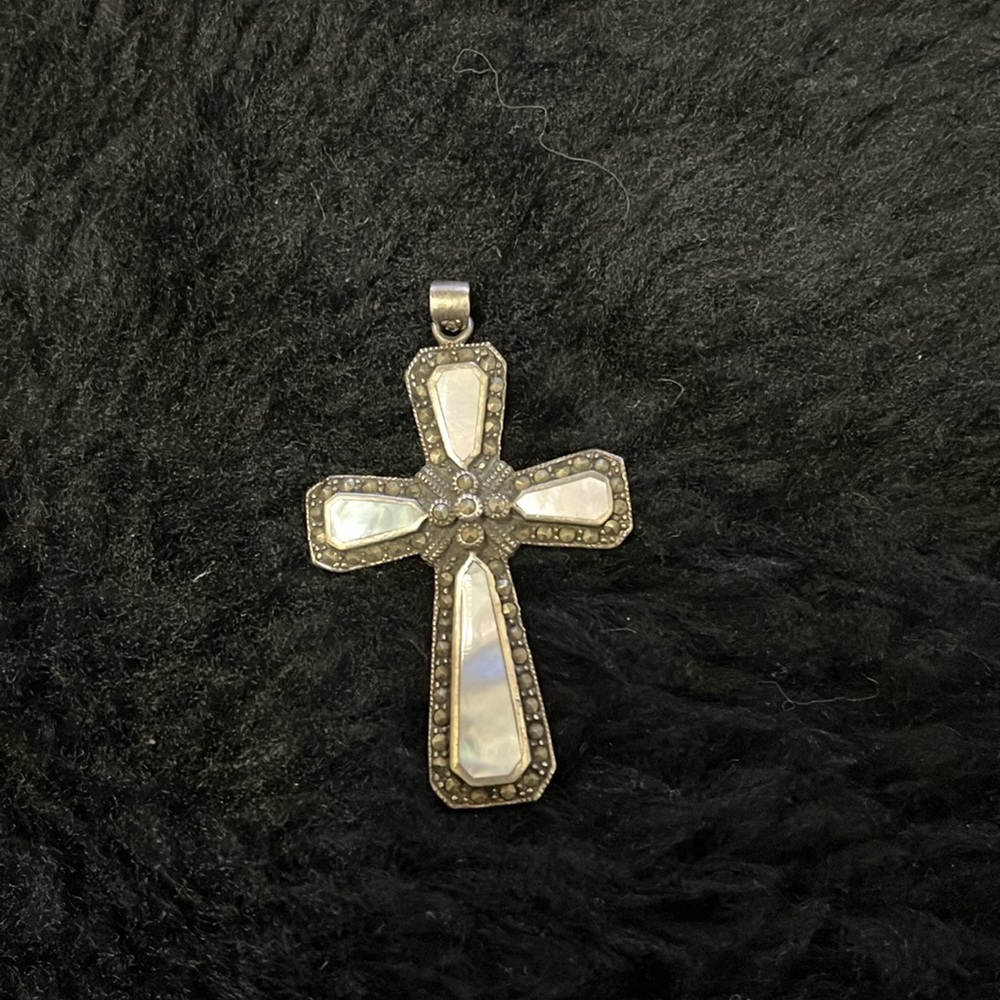 Mother of Pearl & 925 Stamped Sterling Silver Cross - Picture 15 of 17